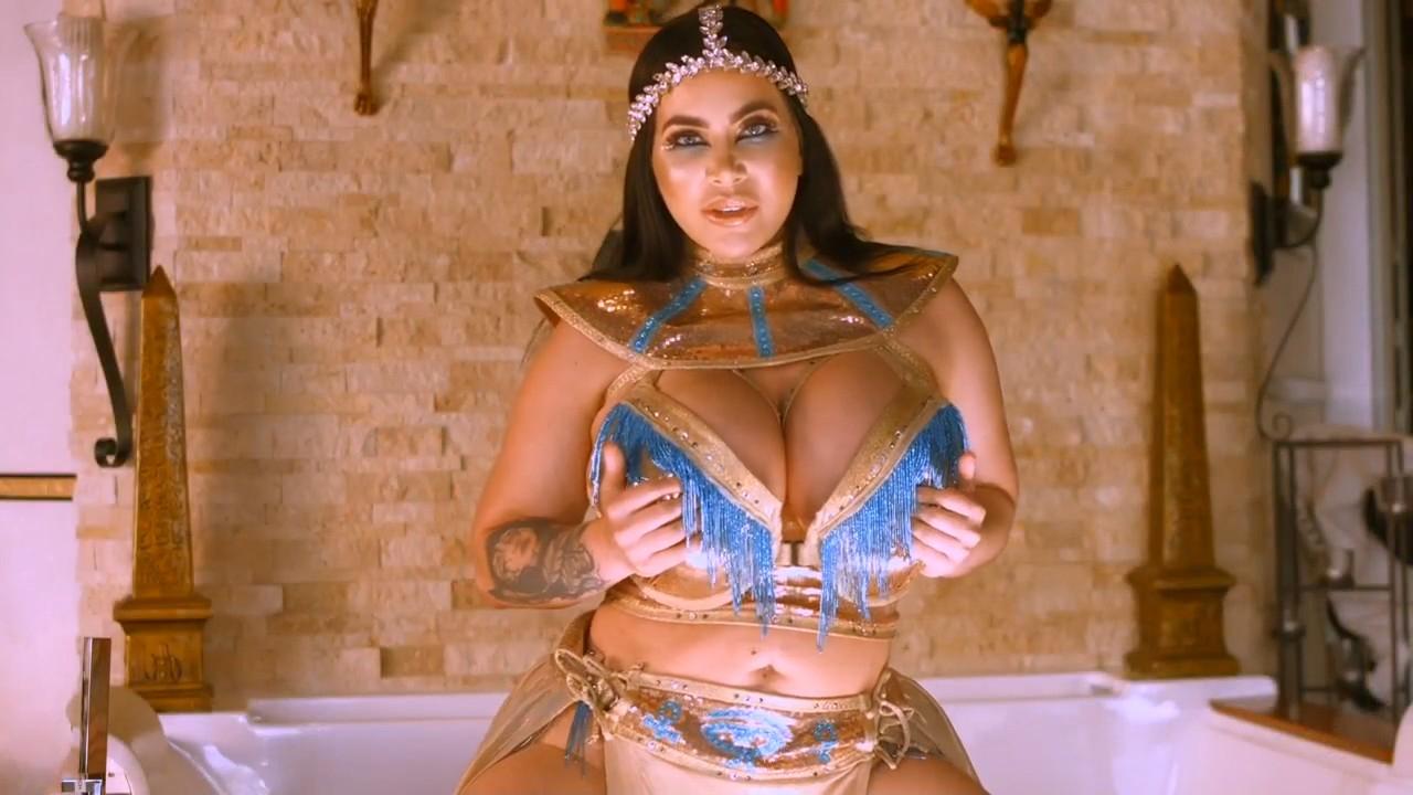 Korina Kova nude